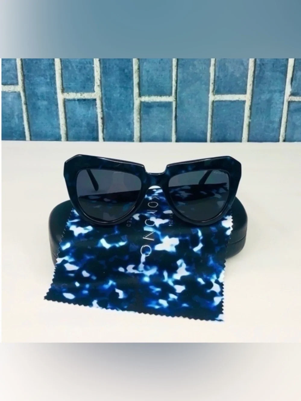 KOMONO NEW Stella Indigo Demi Sunglasses Blue Tortoise Cat eye